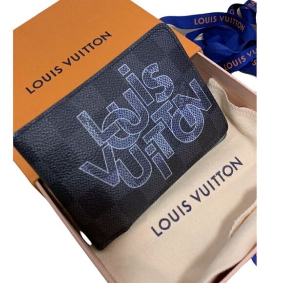 Men’s Louis Vuitton Limited Edition Wallet - Picture 6 of 12